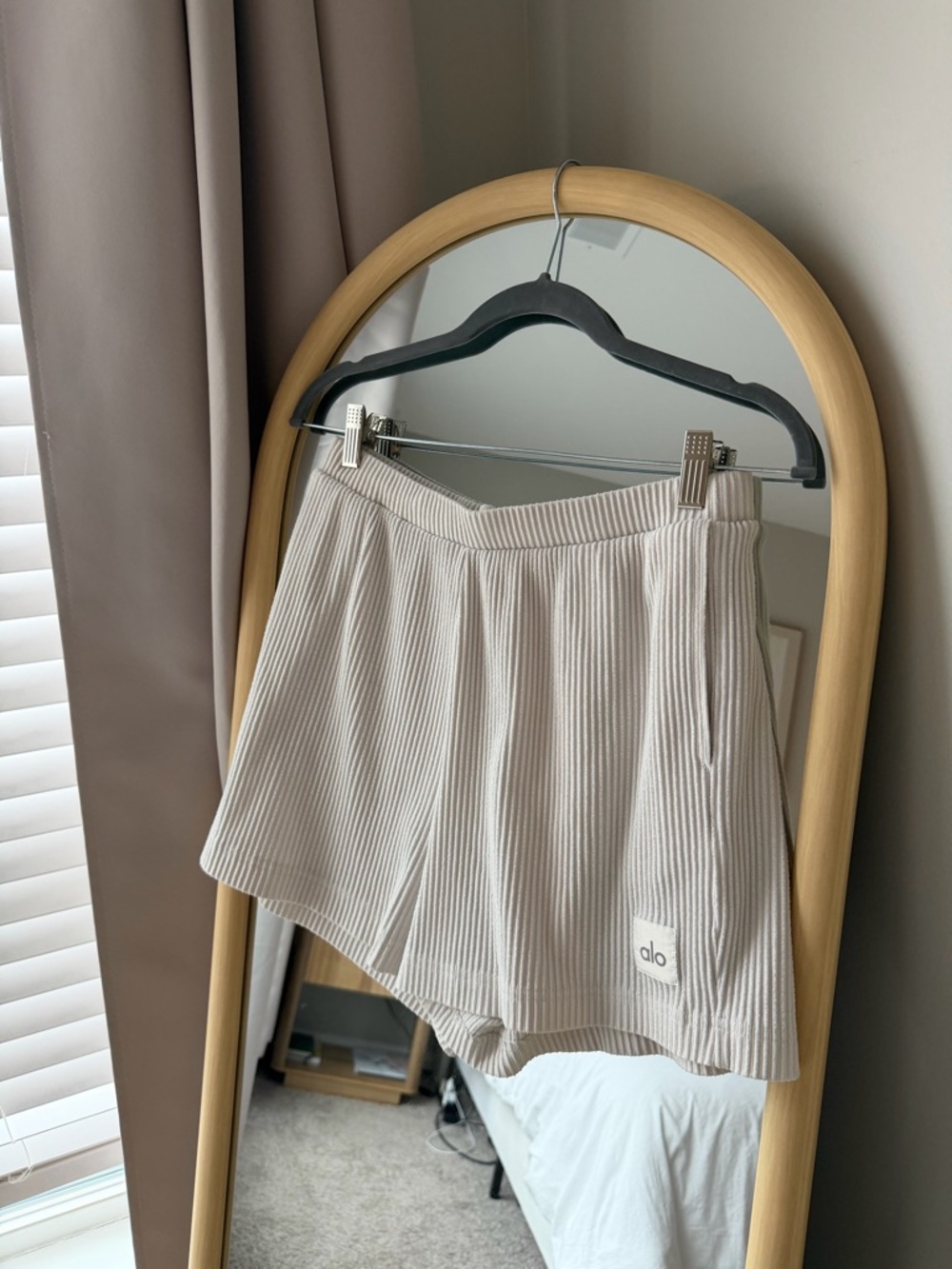 ALO Ribbed Muse Ivory Women’s Shorts